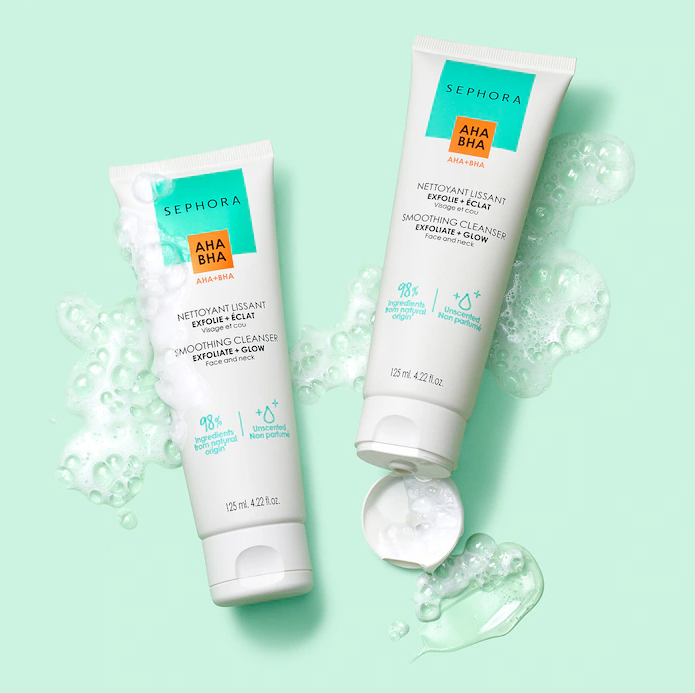 Smoothing cleanser with AHA + BHA